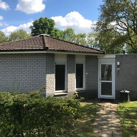 Rustig Gelegen Bungalow In Mooi Havelte Bagian luar foto