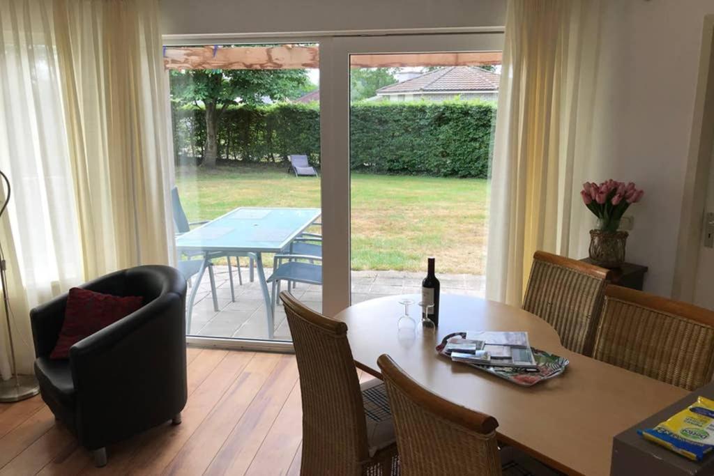 Rustig Gelegen Bungalow In Mooi Havelte Bagian luar foto