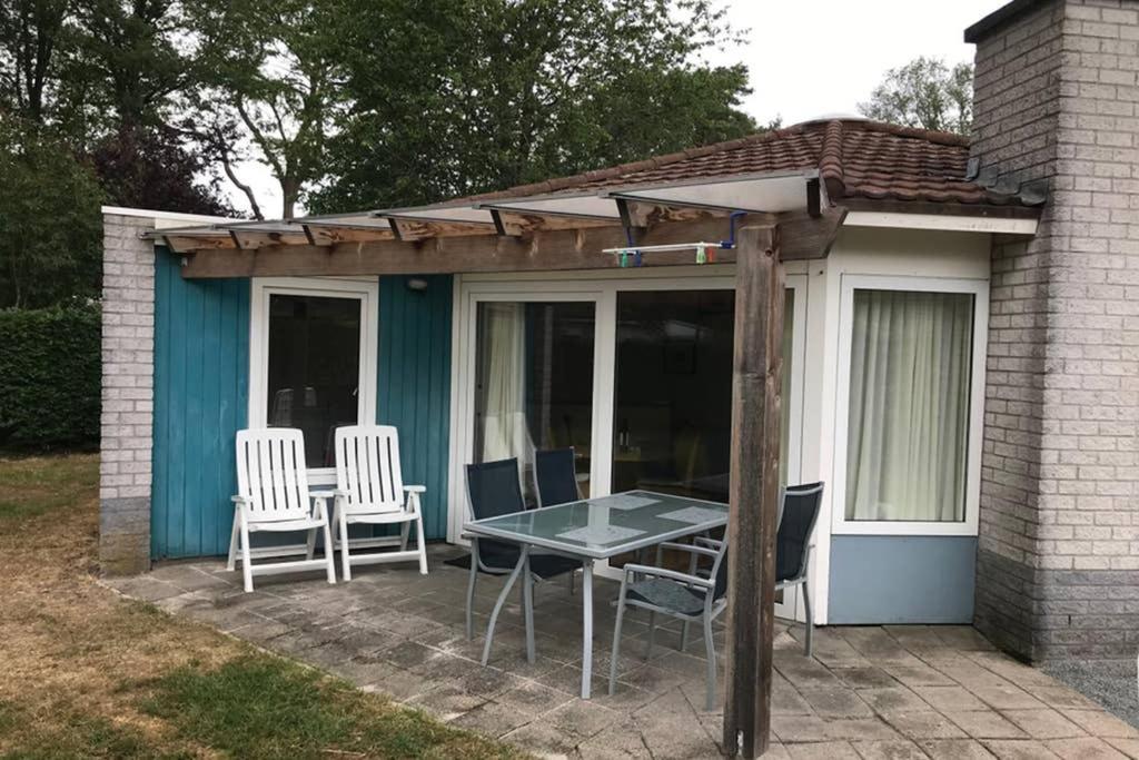 Rustig Gelegen Bungalow In Mooi Havelte Bagian luar foto